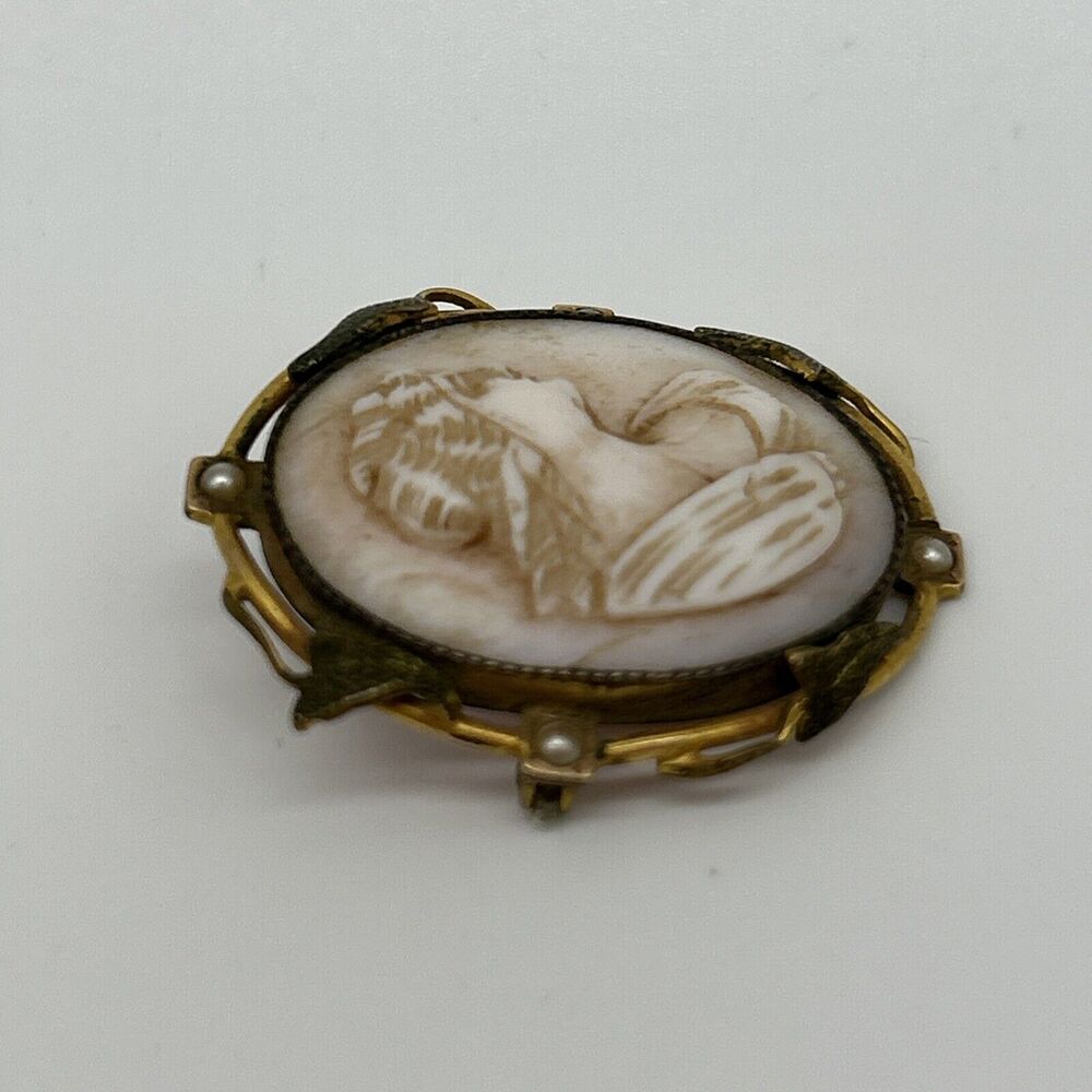 Antique GLP Carved Shell Cameo Brooch Pin Gold Tone Leaf Detail Faux Pearls - Picture 2 of 13